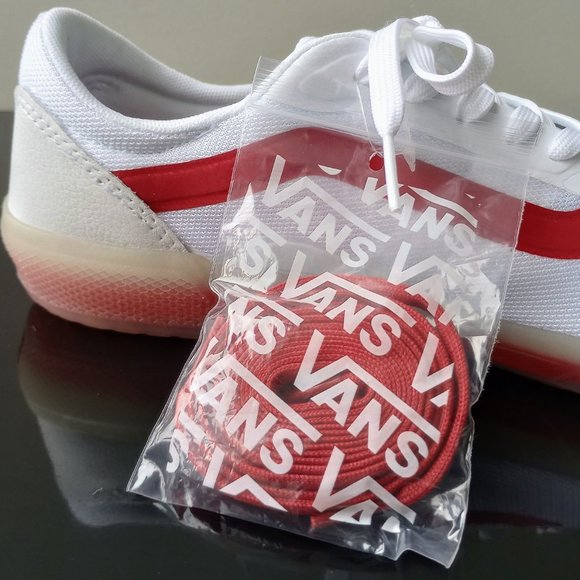 Vans Men's Ave Sport Leather / Mesh Low Top Sneaker in Cool Looking - Picture 6 of 13